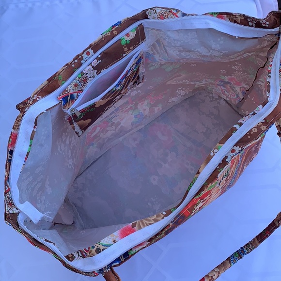 Huge Nylon Tote For Beach/Shopping - Picture 5 of 6